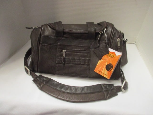 New Canyon Outback Leather Overnight Duffle: Style No. D325-04