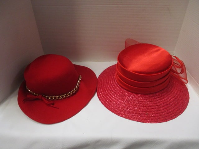 Ladies Red Straw/Satin Hat and Georgi Red Wool Hat (1 of 8)