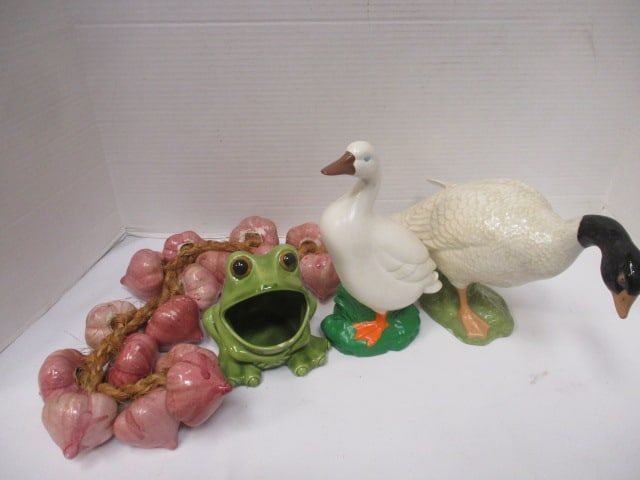 Retro Handmade Ceramic Ducks, Frog Scourer Holder and Hanging Garlic Strand: few small chips