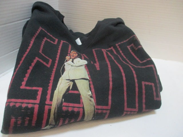 1970's Elvis Presley Pennant, Three 8 Track Player Cartridges and "Elvis '68 Comeback - 7