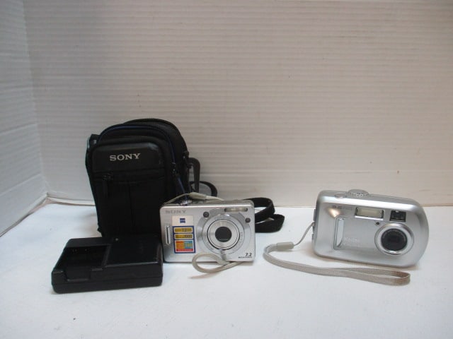 Kodak EasyShare CX7300 Digital Camera and Sony 7.2 Mega Pixel Cyber-Shot Digital Camera (1 of 11)