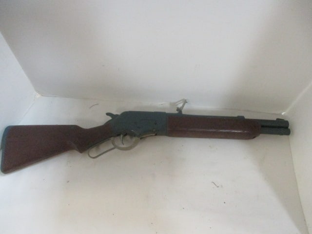 1960's Marx Double Barrel Cork Bullet/Ball Toy Gun with "Ammo" Case and Toy Wooden - 7