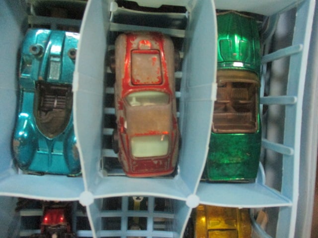 1969 Official "Matchbox" Collector's Mini Case with 1:64 Scale Diecast Cars - 5
