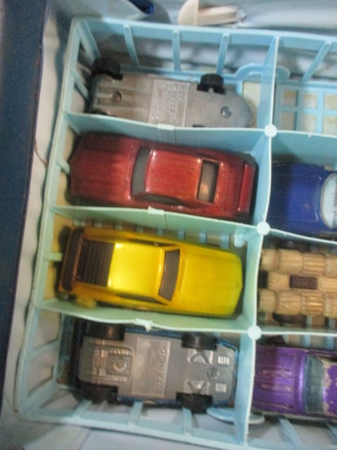 1969 Official "Matchbox" Collector's Mini Case with 1:64 Scale Diecast Cars - 7