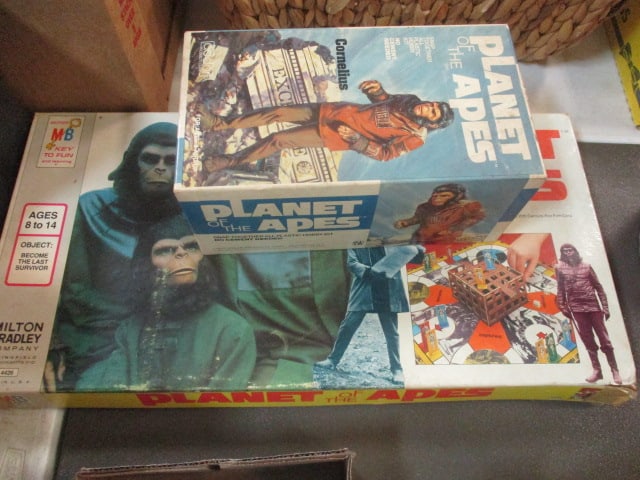 1973 Addar Products "Planet of the Apes Cornelius" Snap Together Plastic Hobby Kit (1 of 9)
