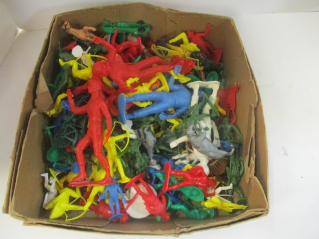 Grouping of Plastic Army Men, Cowboys, Indians and Spacemen (1 of 5)