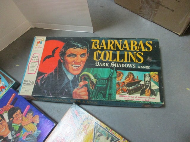Five Milton Bradley and Parker Games Board Games Based on Television Programs - 2