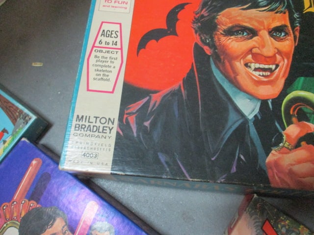 Five Milton Bradley and Parker Games Board Games Based on Television Programs - 3