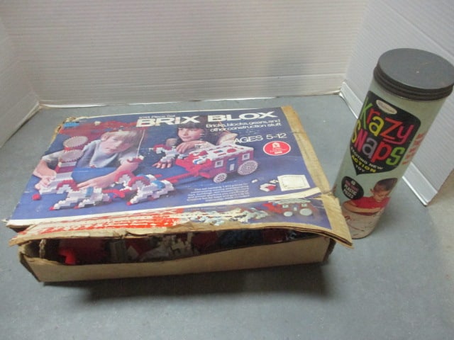 Sears Little Learners Brix Blox Building Block Set and 1965 Whitman Krazy Snaps (1 of 6)