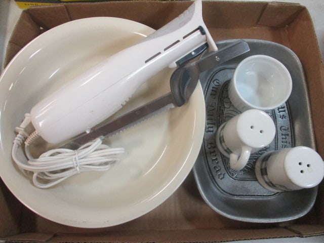 Ceramic Pie Plate, Black & Decker Electric Knife, Pewter Bread Plate, Shakers and Ramekin: .