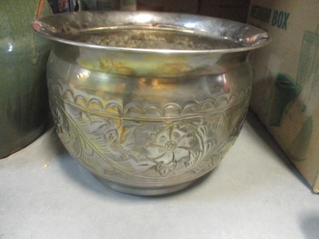 Embossed Silver Tone Planter (1 of 4)