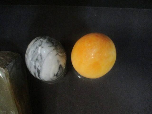 Geode Slab Paperweight and Two Polished Stone Eggs - 3