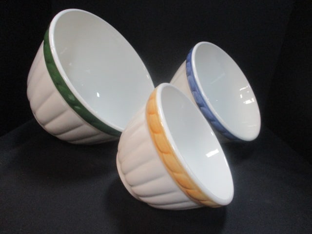 CIC Italian Pottery 3 Piece Nesting Bowl Set - 7