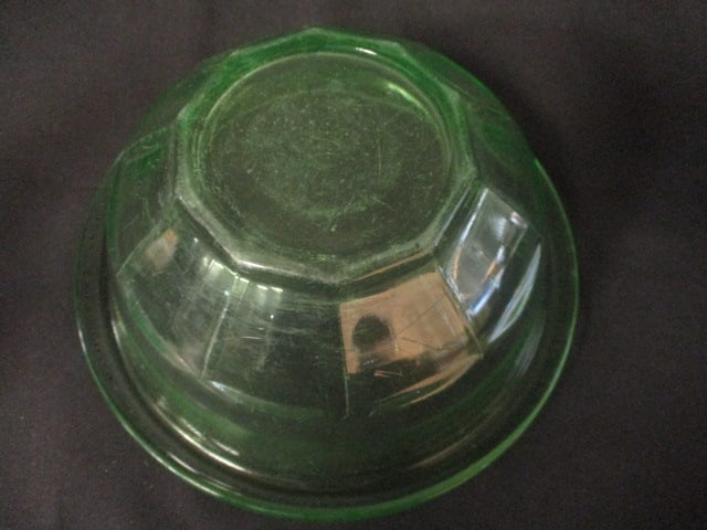 Vintage Anchor Hocking Green Uranium Glass Bowl - 4
