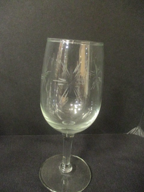 Set of 7 Mid Century Modern Etched "Starburst" Stem Glasses - 3