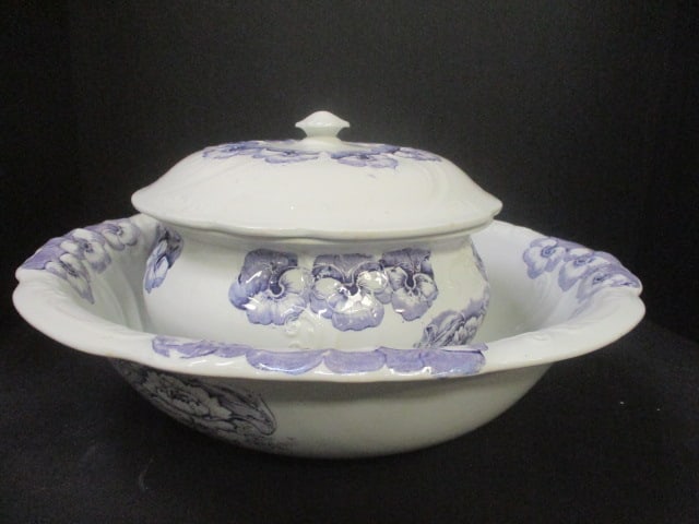 Vintage Blue and White Porcelain Wash Basin and Chamber Pot Set (1 of 9)