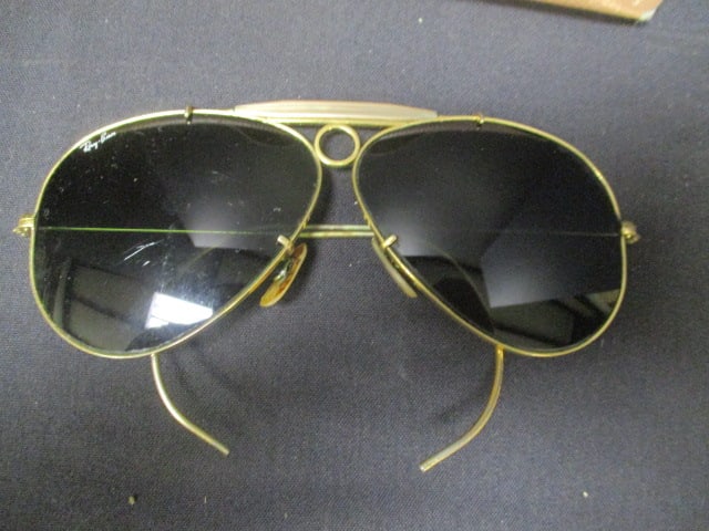 Bausch & Lomb Ray-Ban Aviator Style Sunglasses with Case - 2