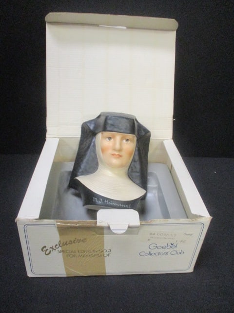 Goebel Collectors Club Exclusive Special Edition No. 3 "M.I. Hummel Nun" (1 of 6)
