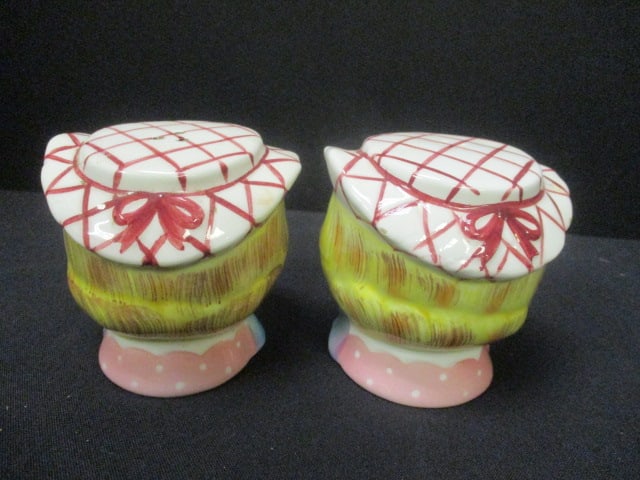 Vintage Lefton "Miss Dainty" Salt & Pepper Shakers - 3