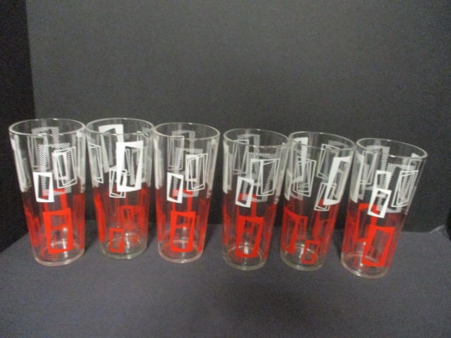 Set of 6 Retro Red and White Geometric Pattern Glasses (1 of 4)