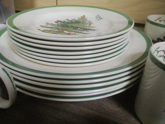 22 Pices of Spode "Christmas Tree" China - 4