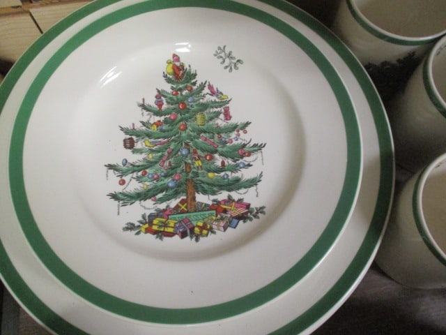 22 Pices of Spode "Christmas Tree" China - 5
