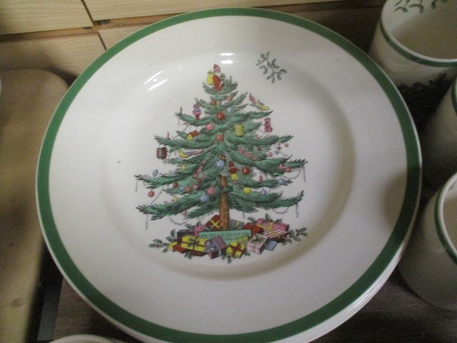 22 Pices of Spode "Christmas Tree" China - 6