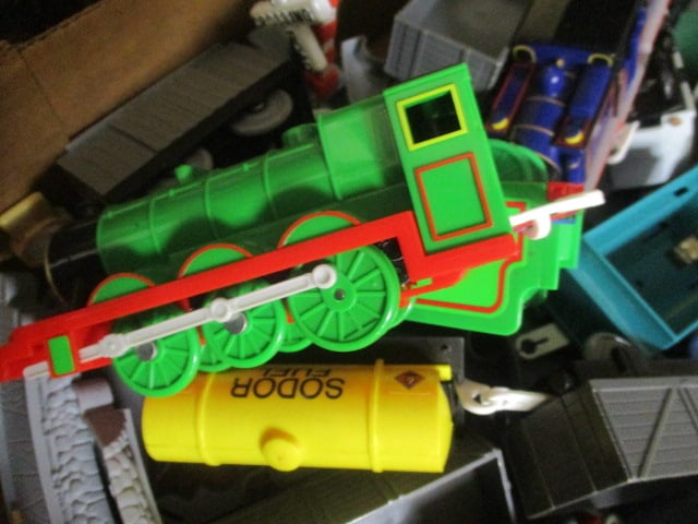 Thomas the Train Engine Plastic Train, Tracks, Structures, and Accessories - 6