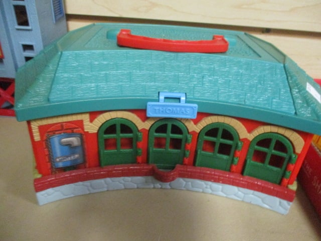 3 Thomas the Train Engine Plastic Buildings - Train Roundabout Depot, - 2