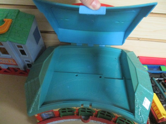 3 Thomas the Train Engine Plastic Buildings - Train Roundabout Depot, - 3