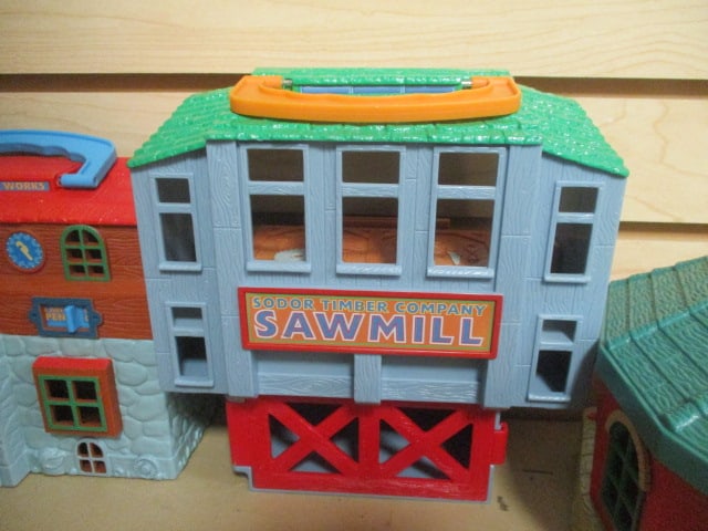 3 Thomas the Train Engine Plastic Buildings - Train Roundabout Depot, - 4