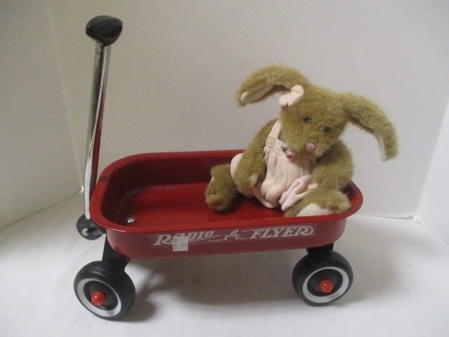 Radio Flyer Doll-Size Metal Wagon with Boyd's Collection Plush Rabbit: wagon-13 1/2"