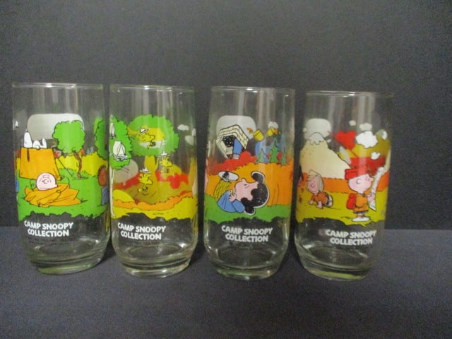 5 Vintage McDonald's "Peanuts" Promotional Glasses: 6" each