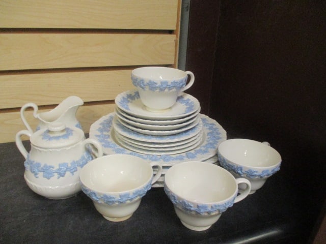 18 Pieces of Vintage Wedgwood Embossed "Queensware" China (1 of 9)