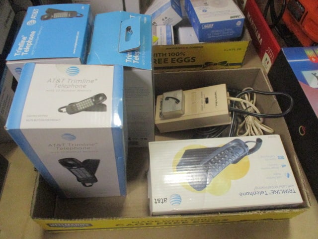 4 New Old Stock AT&T Trimline Telephones and Realistic Fone Flasher 2: .
