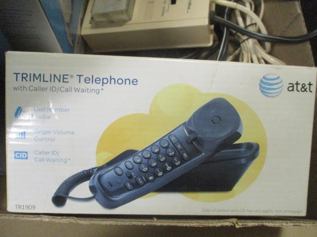 4 New Old Stock AT&T Trimline Telephones and Realistic Fone Flasher 2 - 5