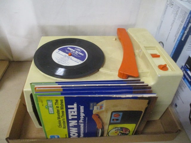 Vintage Child Guidance Show 'N Tell Phono Viewer with 6 Records - Model #53930 (1 of 8)