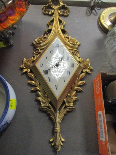 Retro Syroco Hollywood Regency Quartz Wall Clock (1 of 6)