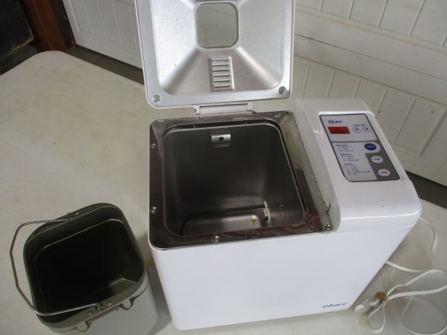 Oster Automatic Bread Maker - 3