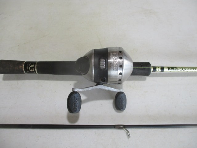 Zebco 33 Reel w/6ft Rod - 2