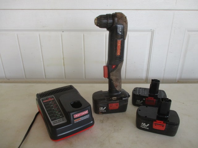 Craftsman 19.2v Right Angle Drill Driver w/3 Batteries & Charger (1 of 2)