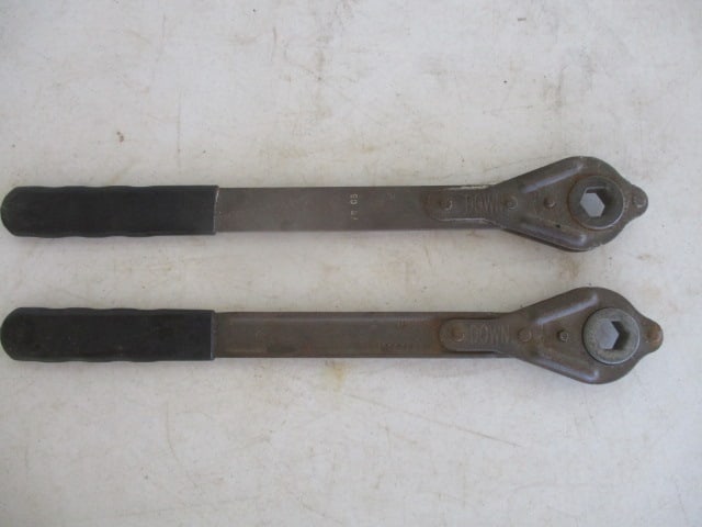 2 Vintage Ratcheting Car Jack Wrenches 15" (1 of 3)