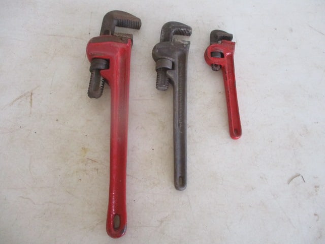 3 Straight Pipe Wrenches: .