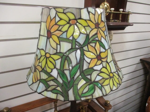 Stained Glass Style Table Lamp with Sunflower Motif Shade - 2