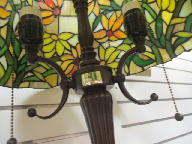 Stained Glass Style Table Lamp with Sunflower Motif Shade - 5