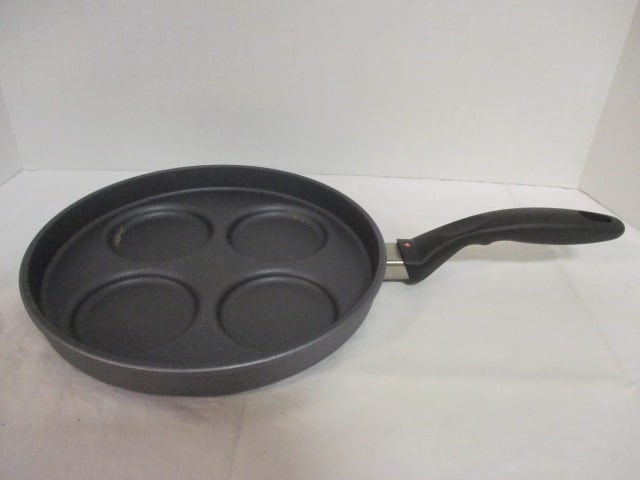 Swiss Diamond Non Stick HD Classic Plett Pan: 10 3/4"dia