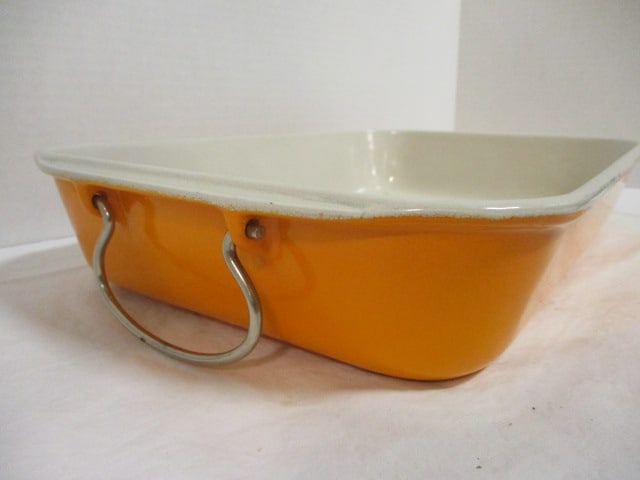 Le Creuset Enamel over Cast Lasagna Casserole with Metal Handles - 3