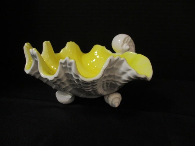 Fitz & Floyd Clam Shell Footed Dish: 7 3/4" x 8" x 4 3/4"