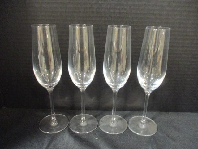 Four Williams-Sonoma Crystal Flutes: 8 3/4"h