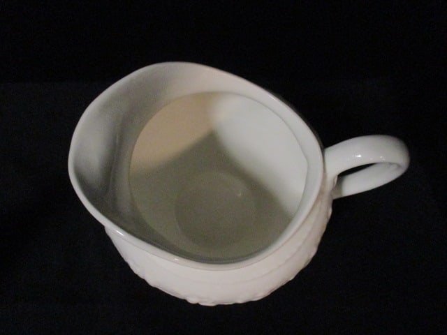 67 Pieces of Wedgwood Home "Festivity" Earthenware - 10